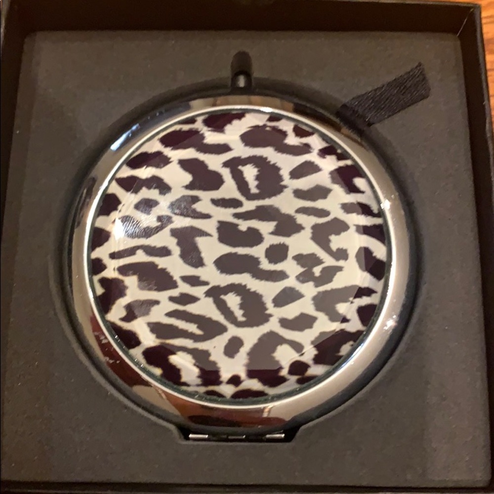 Compact mirror new in box
